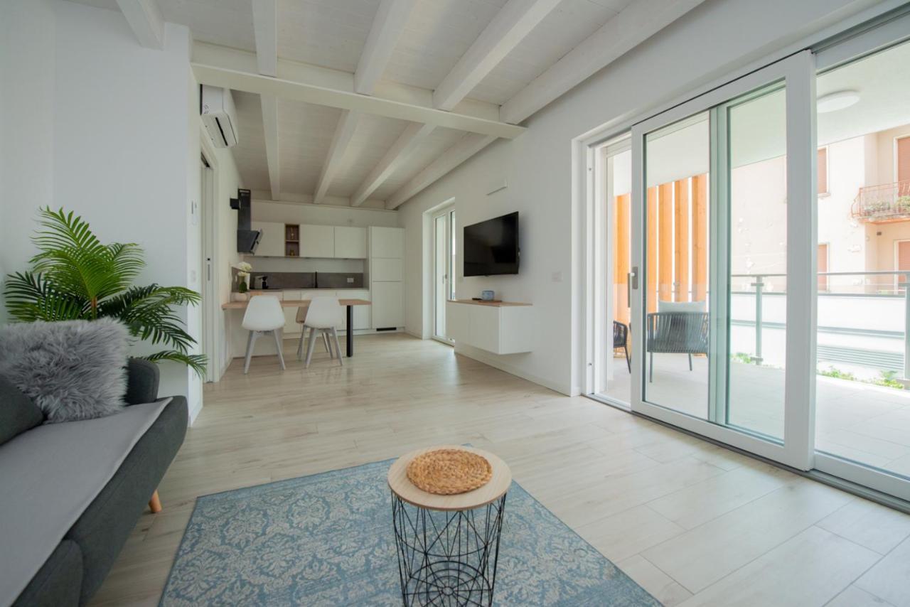 Lake Dream Apartment With Pool In Bardolino Dış mekan fotoğraf